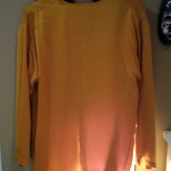 Shirt - Picture 3 of 4